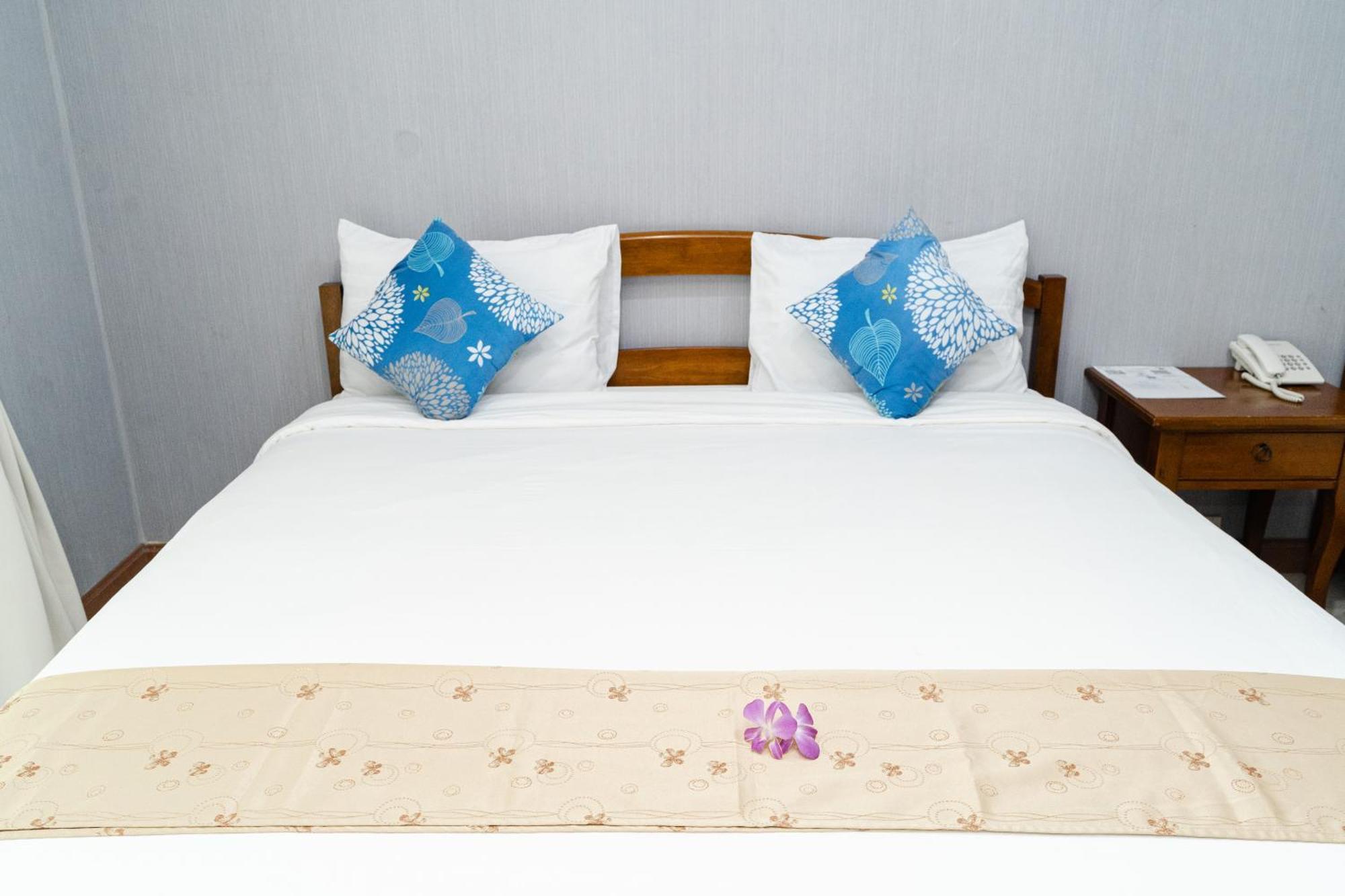 Baan Suan Khun Ta And Golf Resort Ubon Ratchathani Eksteriør billede