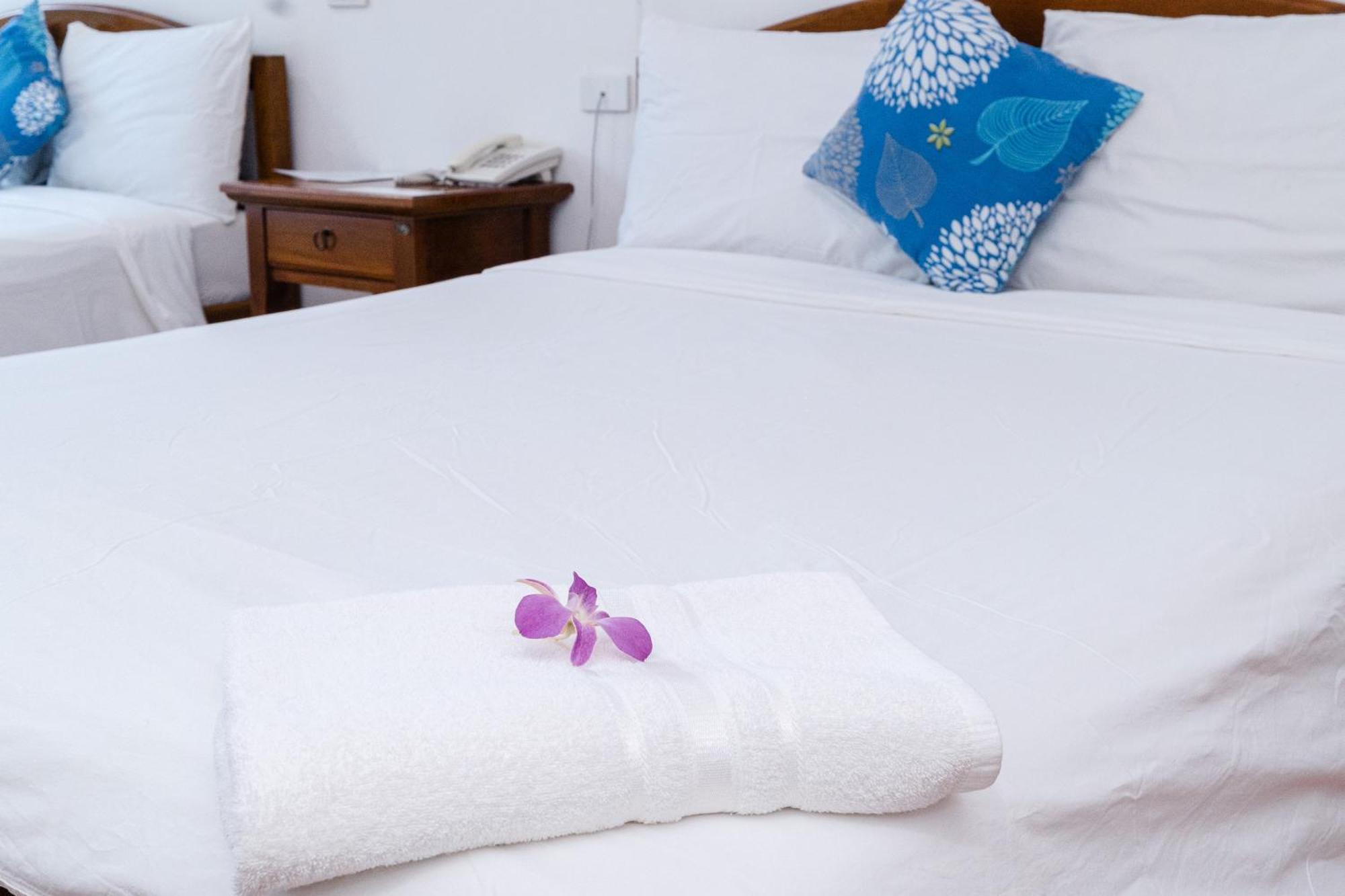 Baan Suan Khun Ta And Golf Resort Ubon Ratchathani Eksteriør billede