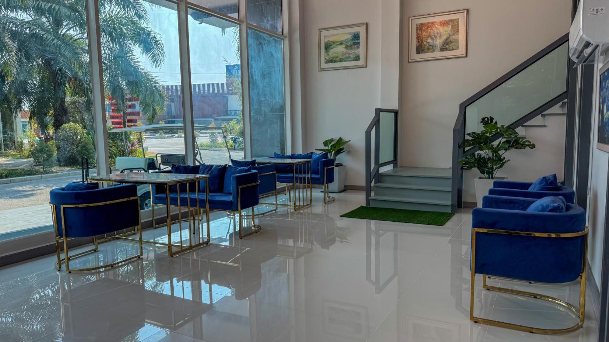 Baan Suan Khun Ta And Golf Resort Ubon Ratchathani Eksteriør billede