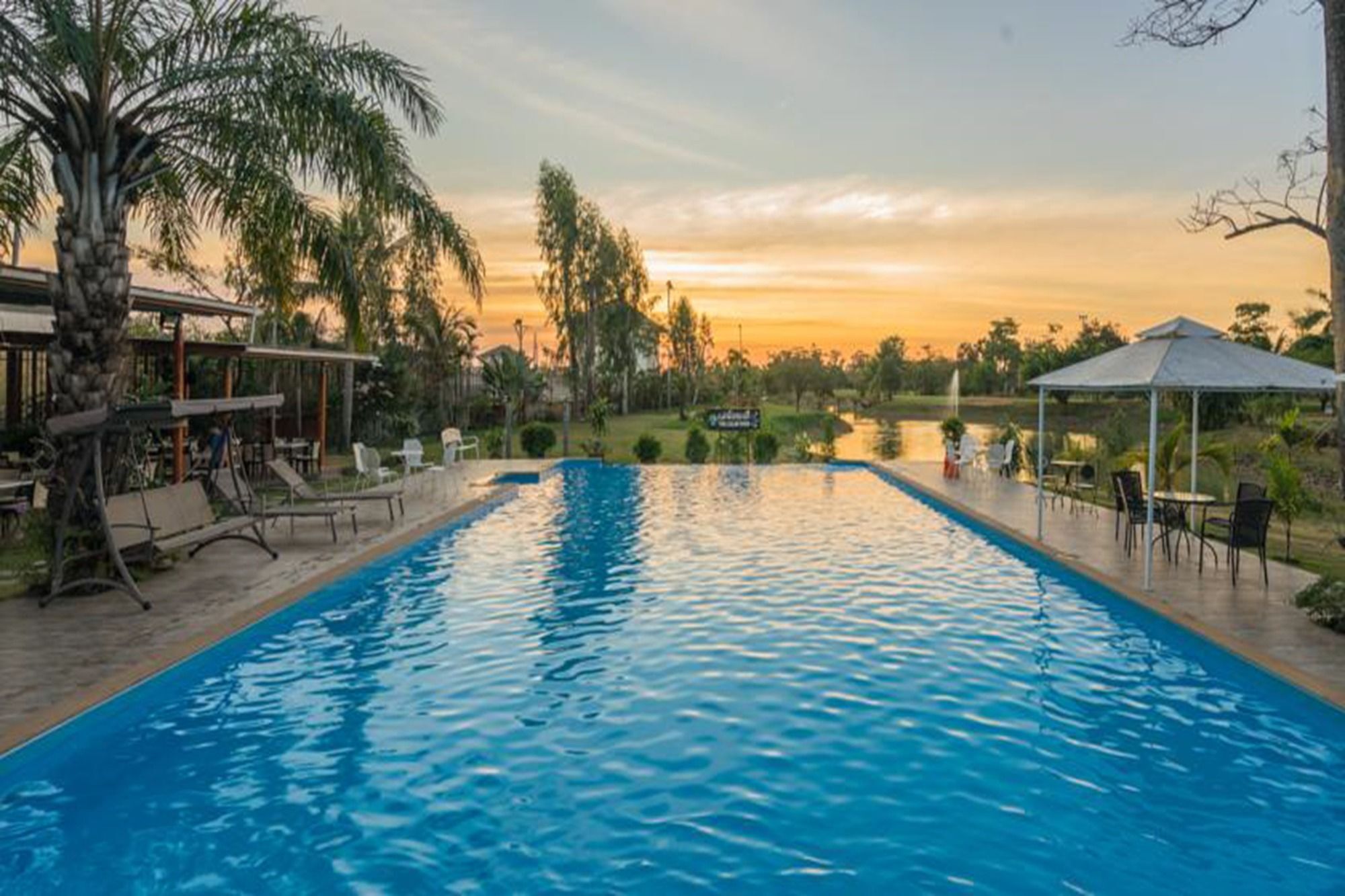 Baan Suan Khun Ta And Golf Resort Ubon Ratchathani Eksteriør billede